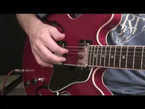 Chet Atkins FingerStyle Guitar Lesson - YouTube
