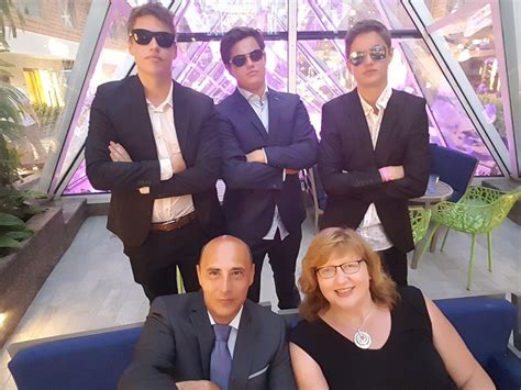 What To Wear on a Royal Caribbean Cruise – Examples and Enforcement