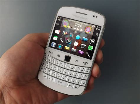 The Blackberry Bold 9900 Makes A Return To Shopblackberry In North