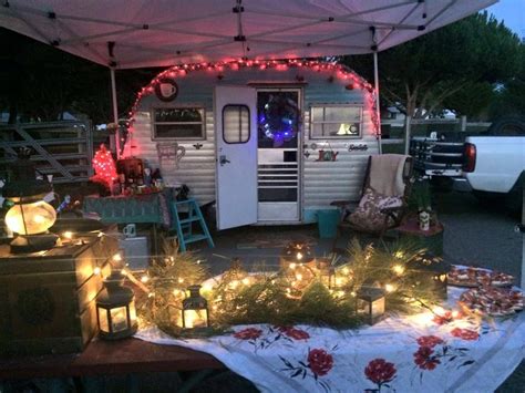 Pin By Doreen Brannan On Christmas Campers Vintage Camper Christmas