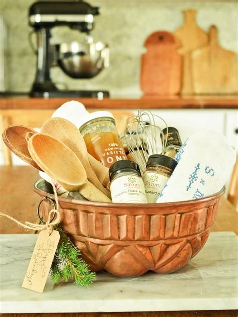 Though it can be hard to think of something unique to make—especially if you've done diy gifts in the past—you're not on your own. 15 Vintage-Inspired Handmade Christmas Gift Ideas ...