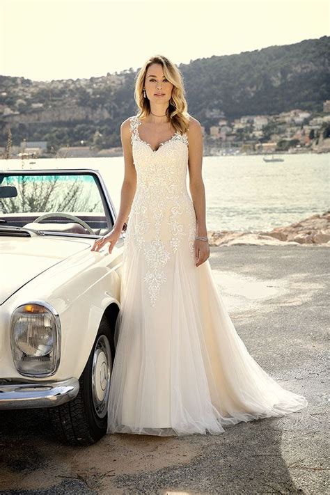 Schimmerndes hochzeitskleid zu verkaufen in 1100 kg. N°7318 Ladybird - Blumenmotiv Brautkleid in Fit-And-Flare ...