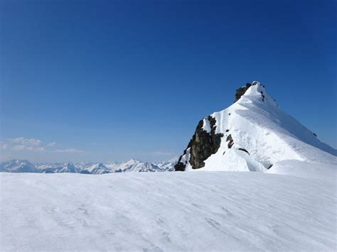 Skiing Quien Sabe Glacier On Sahale Mountain A Mountain Journey