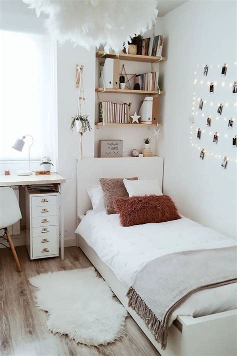 40 Aesthetic Room Decors To Add To Your Room In 2020 Small Room Bedroom Cozy Room Decor Room