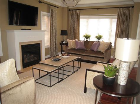 Request any service, anywhere with intently.co. Contemporary Home in Oakville - Contemporary - Living Room - Toronto - by Chic Decor