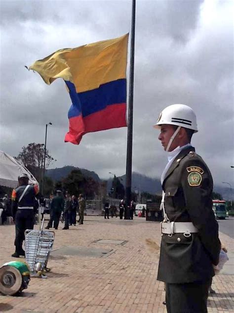 Ramiro mantilla, comandante de la policía nacional, habla sobre los atentados en esmeraldas. Tres días de duelo nacional decretó el gobierno como ...