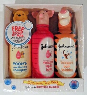 Winnie the pooh bathroom sign for the door, how cute. This Winnie the Pooh bath set : nostalgia