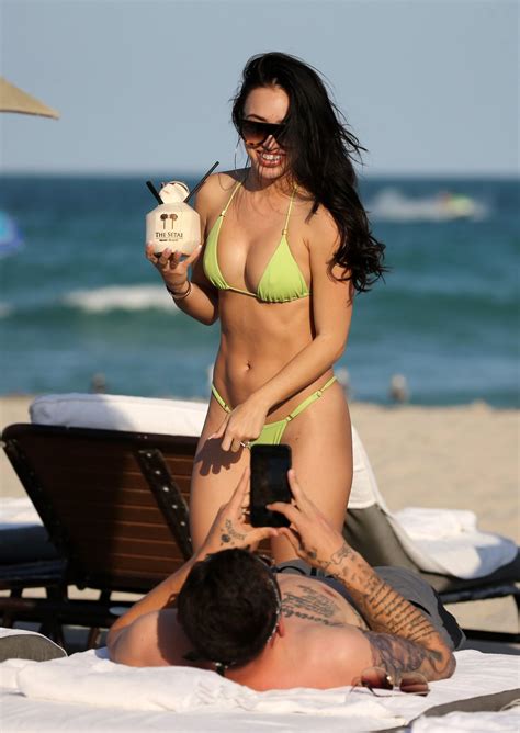 Bre Manziel Flaunts Her Booty In A Green Thong Bikini 28 Photos