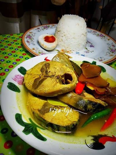 Jumlah ikan tongkol yang sangat melimpah, membuat harga ikan tongkol sangat terjangkau dibandingkan ikan laut konsumsi lainnya. SINGGANG IKAN TONGKOL | Fiza's Cooking