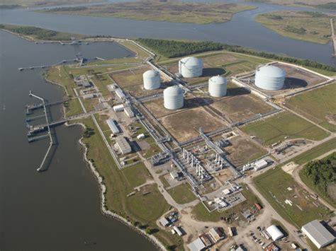Kinder Morgan Sells 25 Stake In Elba Island Lng For 565 Million
