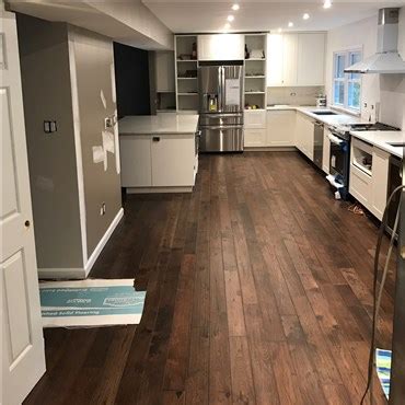 Due to the high durability, it's perfect for rooms and homes that see a lot of floor traffic like stairways. 5" x 3/4" Hickory Hand Scraped Prefinished Solid Old West ...