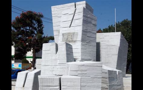 Our team will be update this article. Fernando González Gortázar, pilar del diseño mexicano del ...