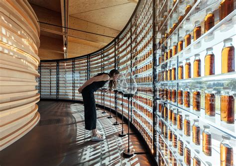 Seid gespannt, wer dieses jahr einen beliebten quartz abräumen wird. ADC Grand Prix Gewinner 2019: The Macallan Visitor ...