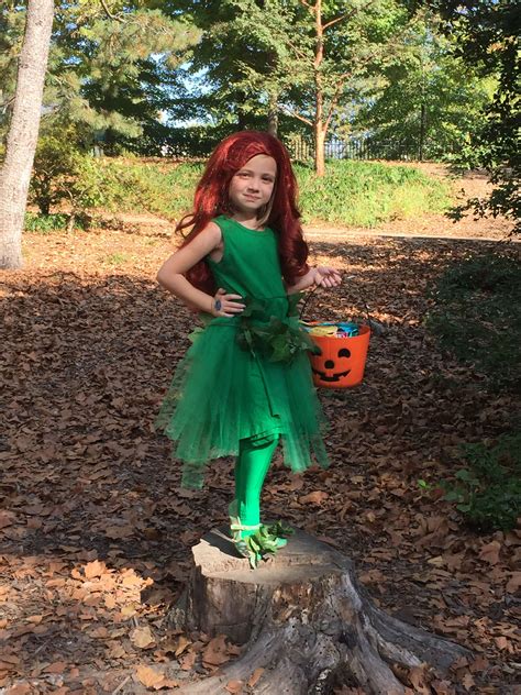 You can make your own poison ivy costume for halloween this year with these step by step instructions. Poison Ivy costume DIY | Poison ivy costumes, Poison ivy costume diy, Diy costumes