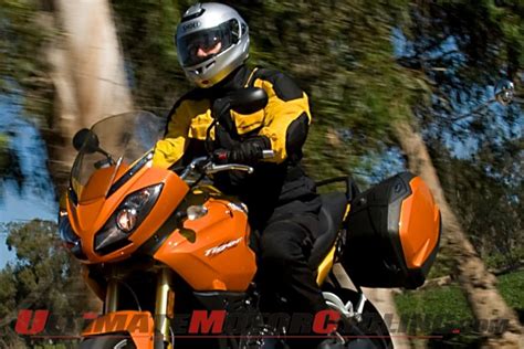 Triumph tiger 1050 is not yet available in india. 2011 Triumph Tiger 1050 SE | Review