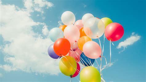 Colorful Balloons In The Sky Wallpaper