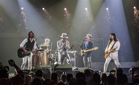 Gord Downie And The Tragically Hips Emotional Goodbye The Globe And Mail