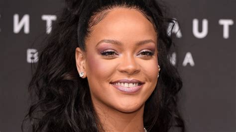 Rihanna Just Replied To A Fan Who Criticized How She Runs Fenty Beauty
