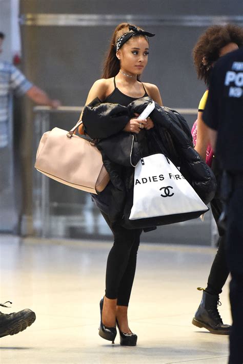 Index of /wp-content/uploads/photos/ariana-grande/jfk-airport-in-nyc