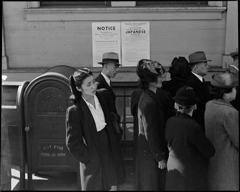 rarely seen photos of japanese internment the new york times