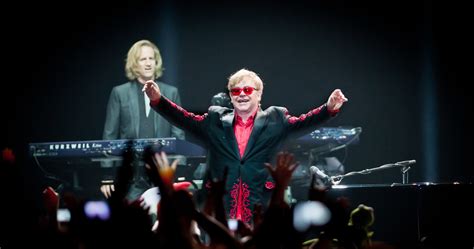 Elton John Rocket Man Tekst - Elton John zachwycił Łódź. Zaśpiewał swoje największe hity - RMF24.pl
