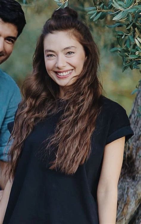 Neslihan atagül (born 20 august 1992) is a turkish actress. Neslihan Atagul | Ünlüler, Kadın, Kızlar