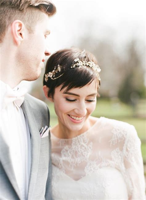 26 Short Wedding Hairstyles And Ways To Accessorize Them