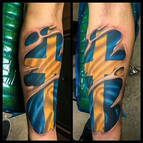 There's no better way to design a tattoo. Probably the coolest swedish flag tattoo i have ever seen ...