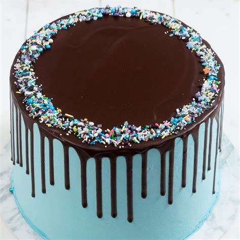 It's frosted with classic ermine icing and gets its red color from beets which is how this classic cake the original red velvet cake only had a slight red color to it which came from pureed beets. Velvet Blue Drip | The Velvet Cake Co