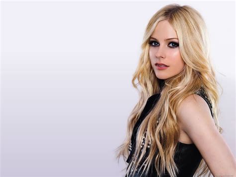 Avril Lavigne 艾薇儿拉维妮 美女壁纸 三 x 壁纸下载 Avril Lavigne 艾薇儿拉维妮 美女壁纸 三 人物壁纸 V 壁纸站