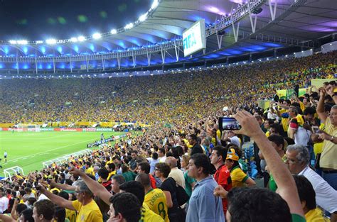 Accrescere Quinto Caffè Grande Stadio Di Rio De Janeiro Contenitore