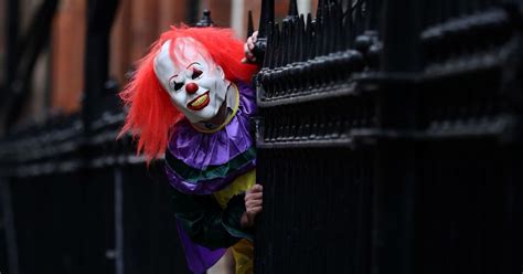 Hello Kids Creepy Clown Posts Chilling Video Showing Him Walking