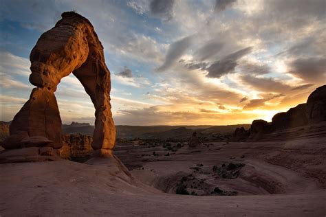 Delicate Arch At Sunset In Arches National Park Oc 6000x4000