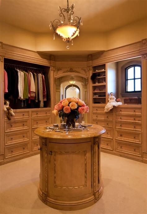 40 Pretty Feminine Walk-In Closet Design Ideas - DigsDigs