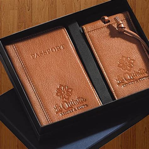 Luxury business gifts and executive gifts are given to honor, show appreciation, reward, or influence, colleagues, partners, and clients. Employee & Office Appreciation Gifts & Awards | InkHead.com