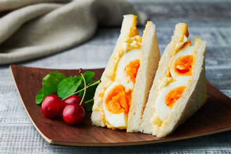 Fried eggs or sunny side up are widely eaten all over the world. Best Japanese Egg Sandwich Recipe (卵サンド - Tamago Sando)