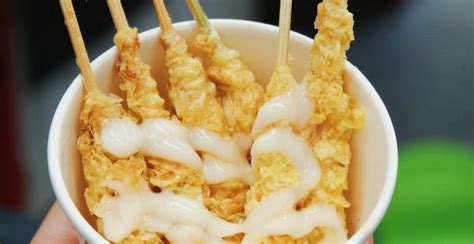 Kemudian tambahkan ragi, kuning telur, dan air dingin. Cara Membuat Telur Gulung yang Renyah Nikmat Tanpa MSG - Tokopedia