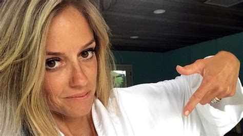 Nicole Curtis Breastfeeding Photo Praised On Instagram 9honey