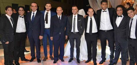 .حيث تقوم بعض المنظمات الدولية مثل منظمة مراسلون بلا حدود بتصنيف دول العالم من حيث حرية الصحافة، وذلك في تقريرها السنوي التي تعتمد فيه علي تقارير صحفيين من. نجوم الفن يشاركون الزعيم الاحتفال بزفاف نجل شقيقته ...