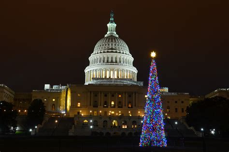 Local time in the city of washington d.c. Enjoy Christmas Time in DC