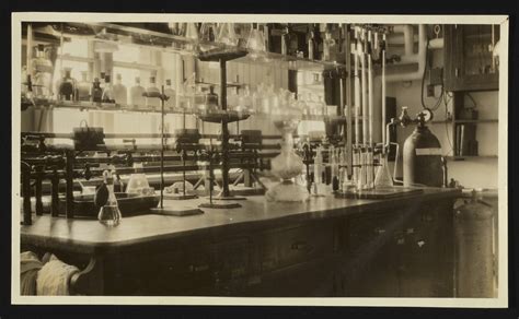 Jackson foundation for the advancement of military medicine. Laboratory at the Hospital of the Rockefeller Institute ...