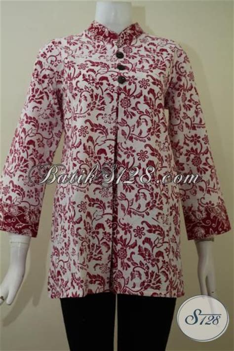Cek juga harga baju atasan batik yang sesuai dengan budget dan juga kualitas bahannya sehingga tetap nyaman untuk dipakai. Model Batik Atasan Wanita Trend 2015, Kerah Shanghai ...