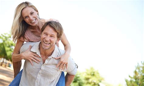 Best senior dating sites of 2021. Tinder For Seniors - Senior Dating Made Easy - Women Daily ...