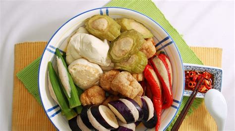 Let it braise for about 15 mins on low heat. Yong Tau Fu Recipe: How to Make Homemade Yong Tau Fu