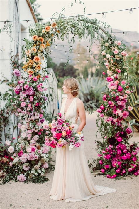 All The Feels With This Ombre Floral Wedding Inspiration ⋆ Ruffled