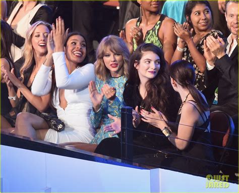 Lorde Says She Doesnt Hang Out With Taylor Swifts Squad Photo