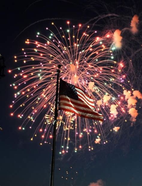 July 4th Fireworks Celebrate 200 Years Of Freedom And Patriots