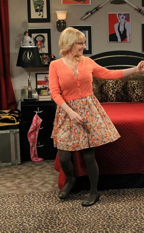 Golden Globe Nominations Dress Up Melissa Rauch Big Bang Theory