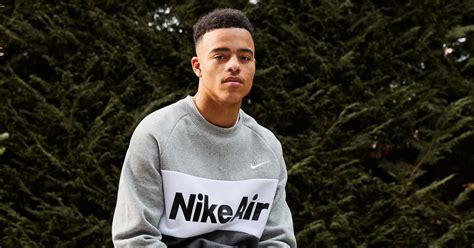 Mason greenwood is a professional english and manchester united's soccer (football) player born in bradford, england. Mason Greenwood Talks Breaking Through, Teammates & FIFA ...