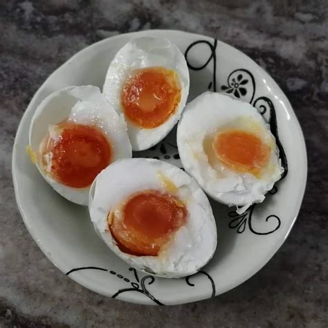 Ada 3 cara pembuatan telur asin, yaitu: Buat Telur Masin Tak Payah Golek Dengan Sekam Padi. Ni ...